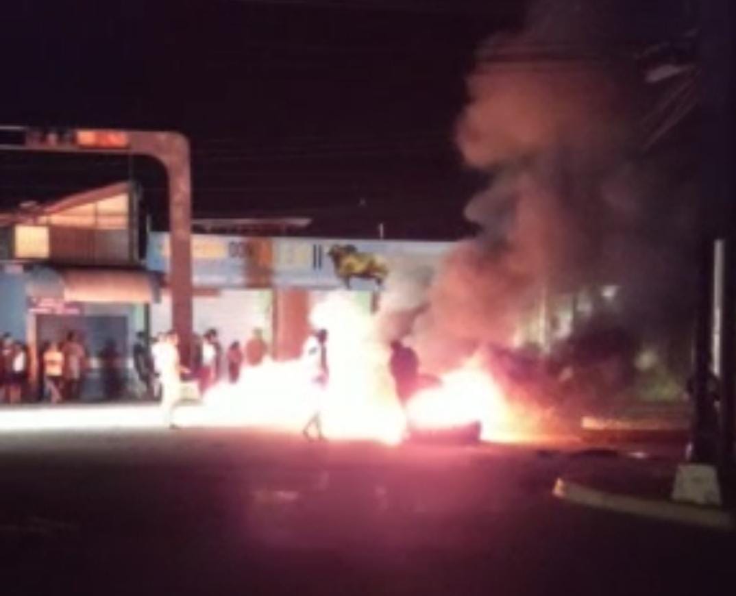 En El Vigía quemaron cauchos y trancaron avenida en protesta por los apagones