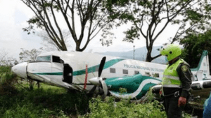 VIDEOS: Momento en que avión de la Policía de Colombia se precipitó en el aeropuerto de Villavicencio