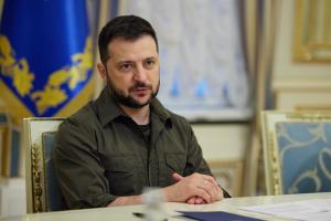 Zelenski califica de “infierno” situación en Donbás, donde aumenta la presión