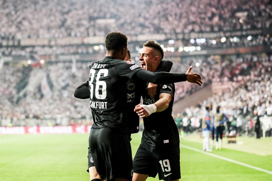 Doble revancha del Eintracht lo llevará hacia la final de Sevilla
