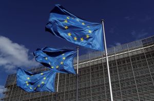 UE destina dos mil millones de euros para proporcionar proyectiles a Ucrania