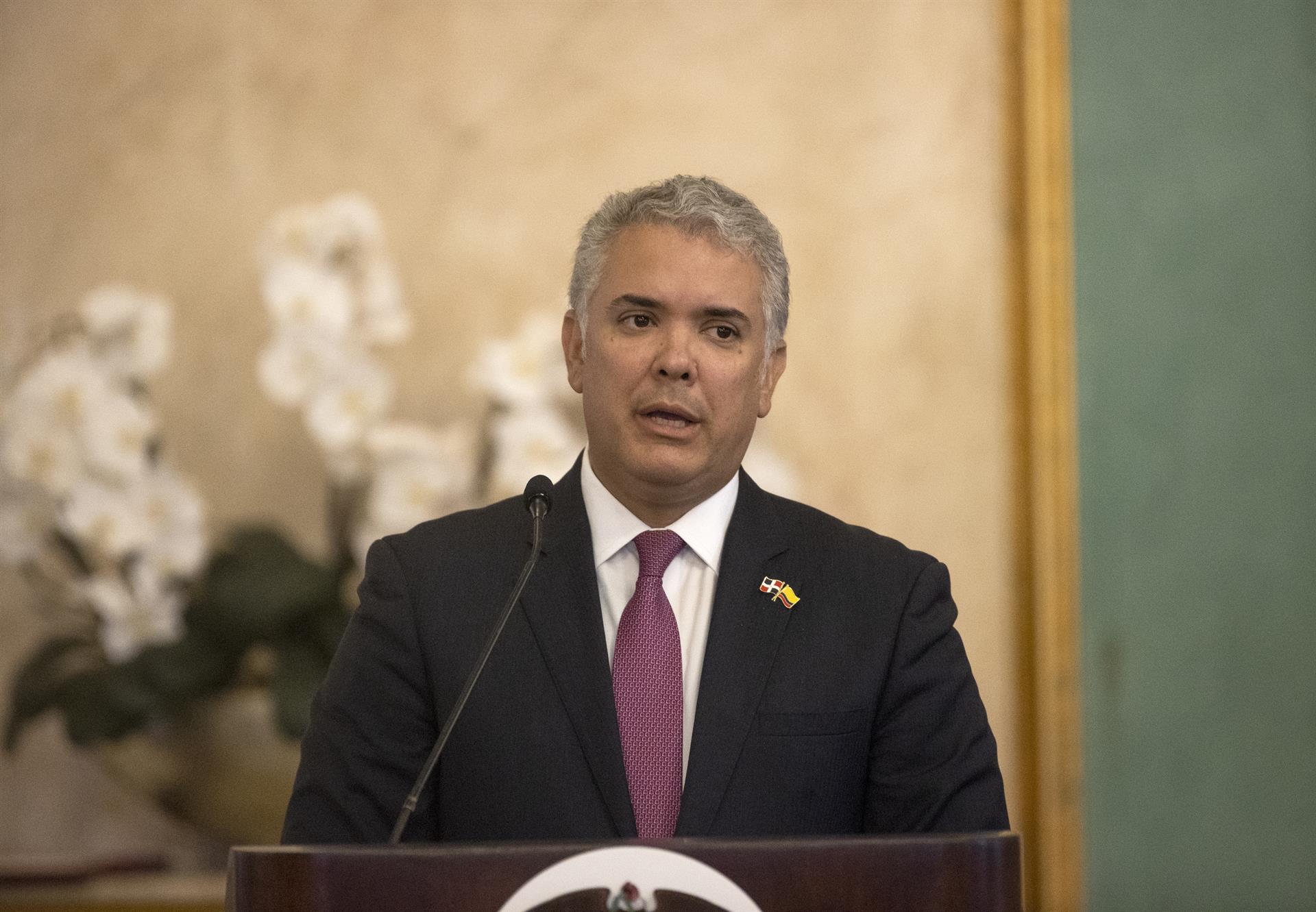 Duque criticó propuesta de Hernández y Petro de retomar relaciones con Venezuela