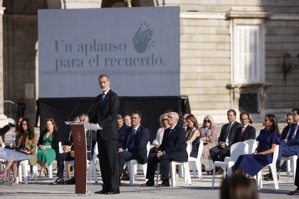 España rinde nuevo homenaje de Estado a las víctimas del coronavirus