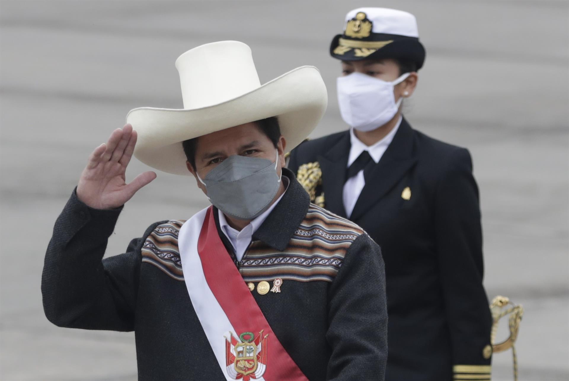 Abren investigación al presidente de Perú por presunto tráfico de influencias