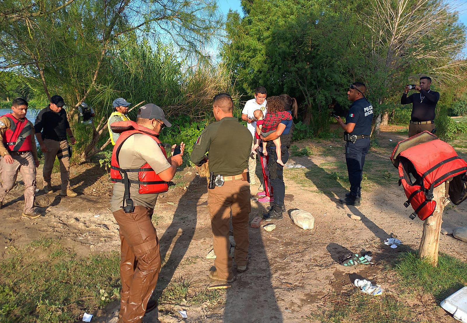 Agentes mexicanos salvaron a venezolanos arrastrados por el río Bravo, fronterizo con EEUU