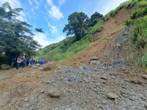 Caos en Mérida tras deslizamiento de tierra: reportan un muerto y obligan a cierre preventivo
