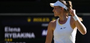Rybakina se impone a Jabeur y conquista Wimbledon