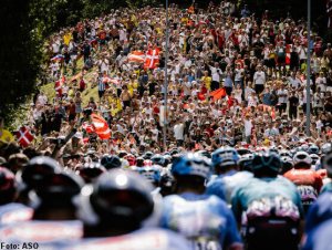 El Tour de Francia dedica un minuto de aplausos a las víctimas de Copenhague