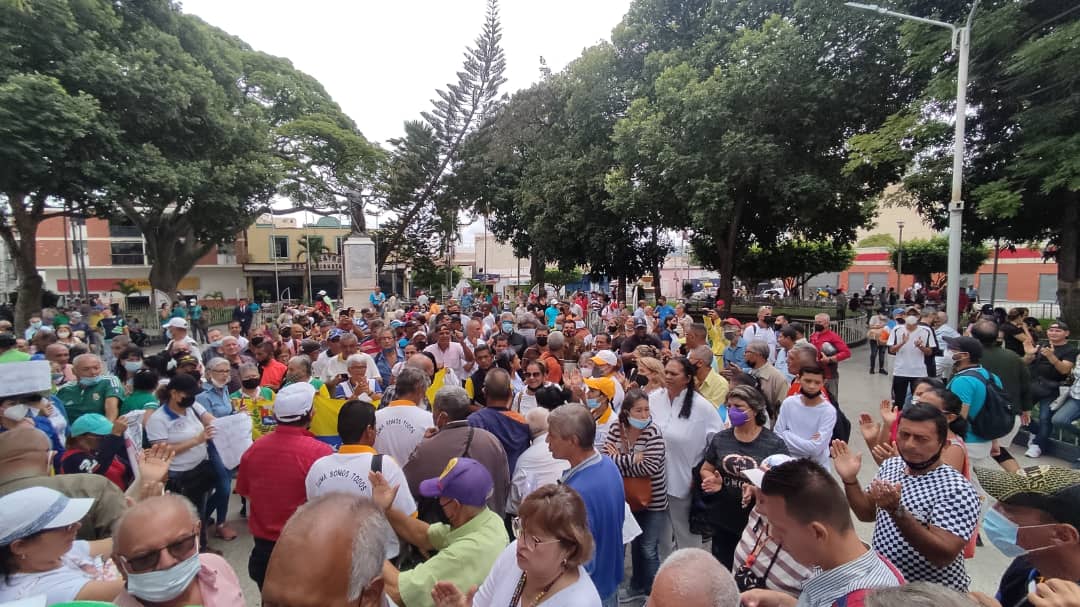Docentes en Trujillo atendieron al llamado de protesta y salieron a las calles para exigir sus derechos (VIDEO)