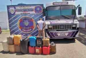 Detenido autobusero por revender gasolina subsidiada en Punto Fijo