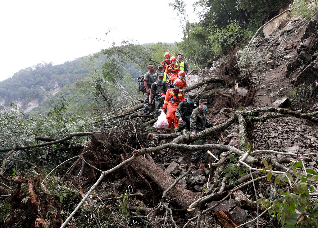 Asciende a 74 el número de fallecidos por el terremoto en el centro de China