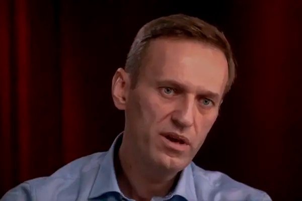 John Kerry urge a Rusia que provea atención médica a líder opositor Navalni