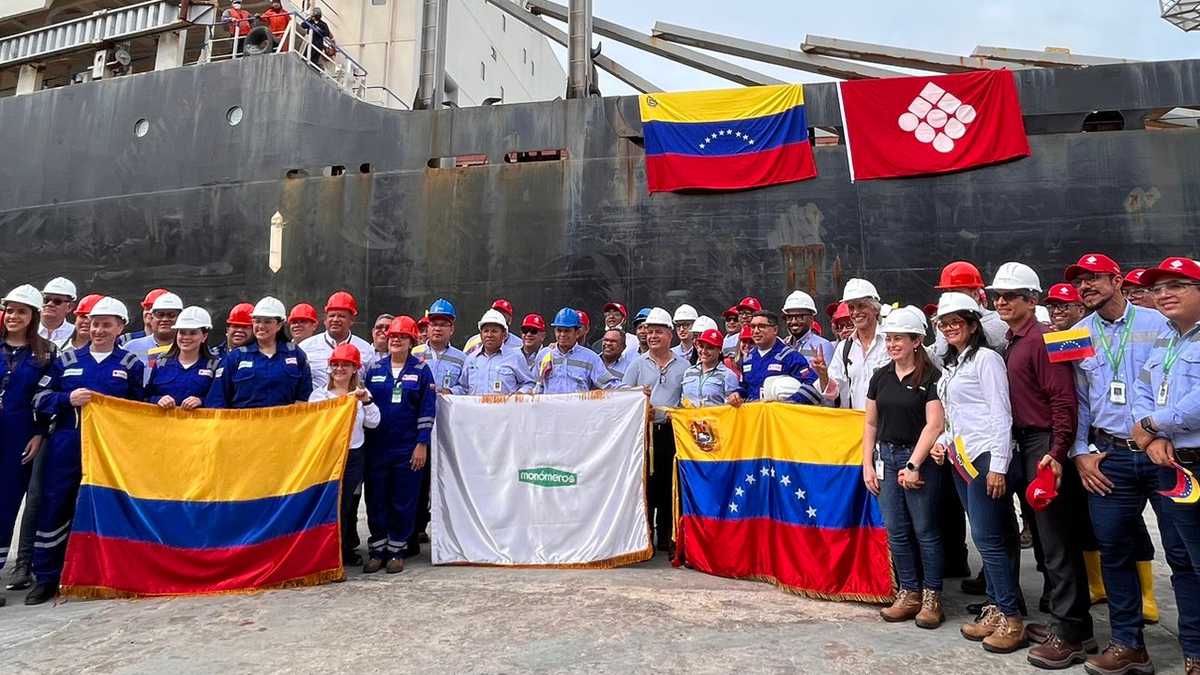 Monómeros desmiente a Benedetti: llegaron a Colombia 8 mil toneladas de urea desde Venezuela, no 16 mil como anunció