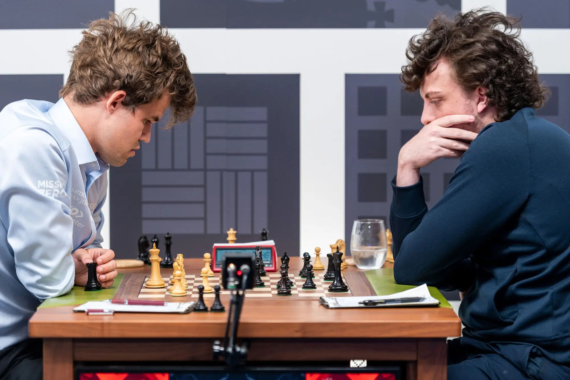 Escándalo en el ajedrez: Novato de EEUU venció a Magnus Carlsen haciendo trampa con un juguete sexual