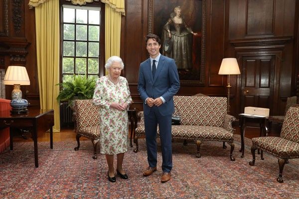 Primer ministro de Canadá envía un mensaje a la familia real en medio de tensión por la salud de Isabel II