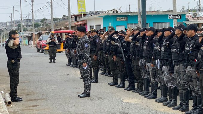 Más de cien policías destituidos por “faltas disciplinarias” en Ecuador