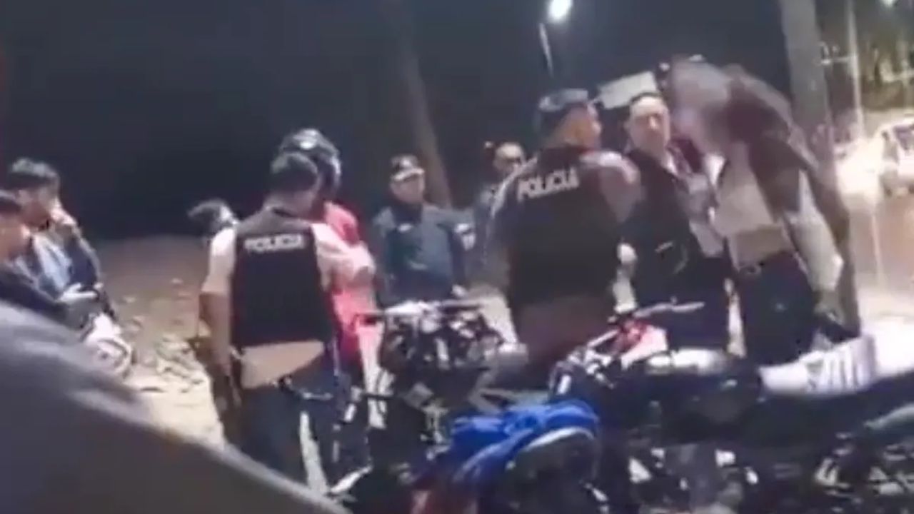 “Callate la boca, sucia”: Grabaron a policía dando una brutal cachetada a mujer en Argentina (VIDEO)