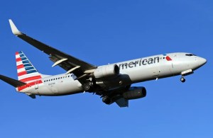 El mal olor en un equipaje obligó a un vuelo de American Airlines a regresar al aeropuerto