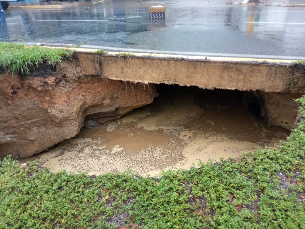 Fuertes precipitaciones causan desbordamientos y anegaciones en Aragua este #6Oct (VIDEOS)