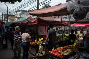 Economistas alertan de trepidante aceleración de la inflación en Venezuela