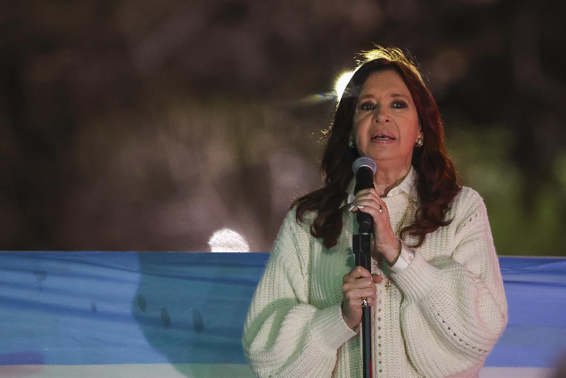 Otro golpe para Cristina Kirchner: irá a juicio oral por lavado de dinero con sus hoteles