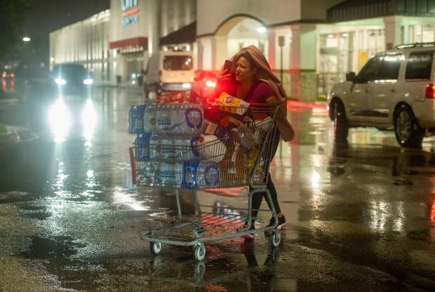 Evacuaciones urgentes en Florida a medida que la tormenta Nicole gana fuerza