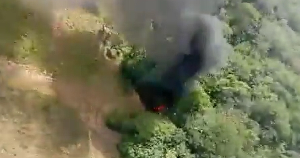 Envuelta en llamas: Así quedó presunta narcoavioneta derribada por la Fanb (VIDEO)