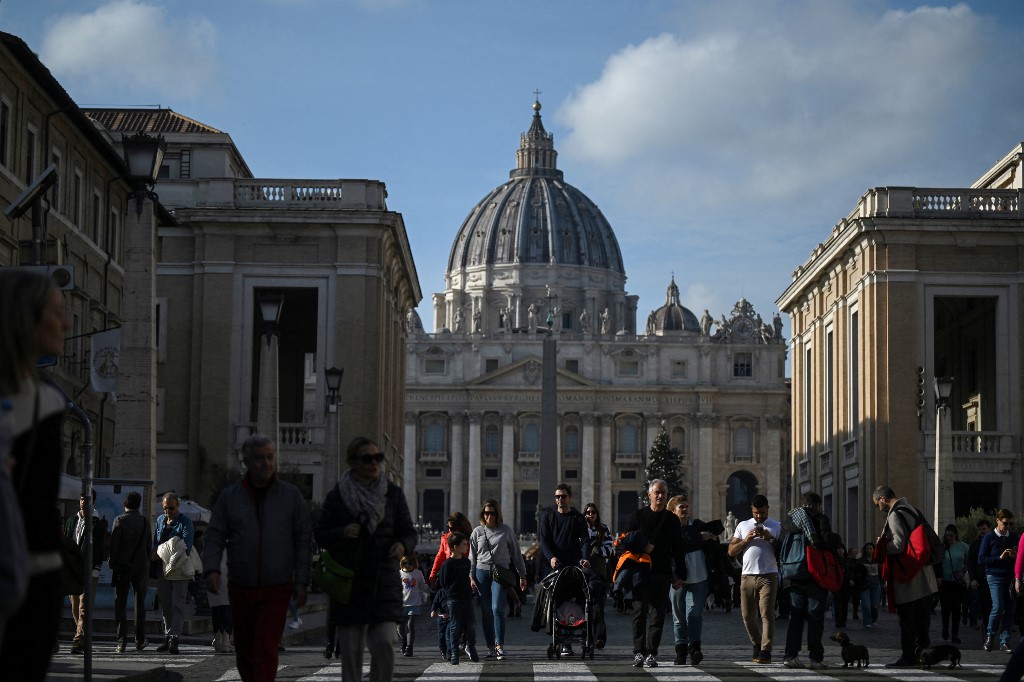 Cerca de 40 mil fieles han visitado la capilla ardiente de Benedicto XVI