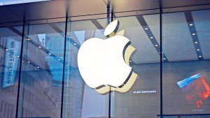 Por qué el FBI considera una amenaza la actualización de seguridad de Apple