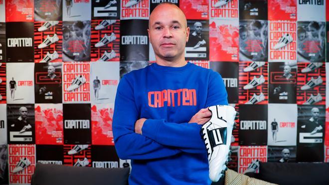 Andrés Iniesta apuesta por el mercado de los zapatos de fútbol y lanza su marca “Capitten”