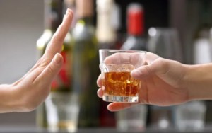 Bebida “muerte lenta”: conozca cómo identificar un licor PICHE