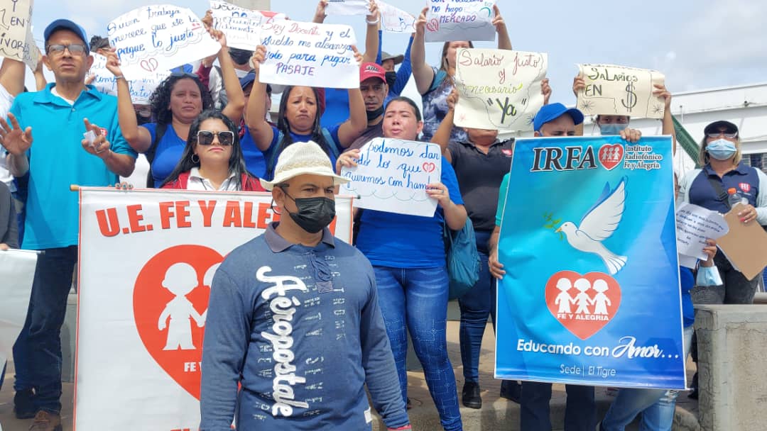 Docentes de El Tigre emularon canción de Luis Fonsi para resaltar su lucha por mejores salarios (VIDEO)