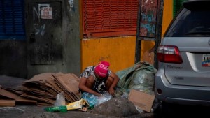 Economic crisis intensifies in Venezuela: older adults and children return to garbage dumps to eat