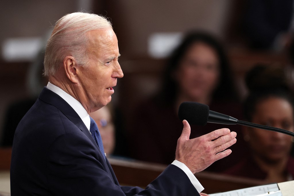 Biden propuso cuadruplicar impuesto a la recompra de acciones corporativas