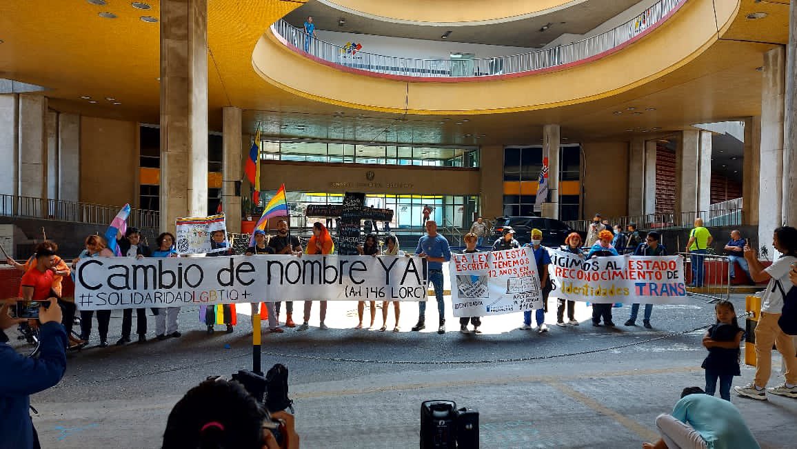 Activistas de DDHH y miembros de la comunidad Lgbtiq+ exigieron respeto a la Ley Orgánica del Registro Civil 