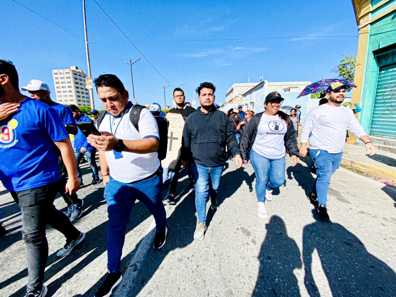 Hasta 15 dólares en pasajes debe gastar un joven para inscribirse en el Registro Electoral Permanente en Maracaibo