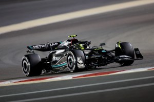 “No me escucharon”: Hamilton criticó a Mercedes por el desarrollo del auto