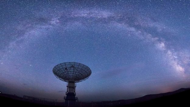 Gigantescos arcos de galaxias, las estructuras más grandes del cosmos que desafían lo que se sabe sobre el universo