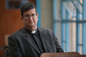 Designaron al padre Arturo Peraza como nuevo rector de la Ucab