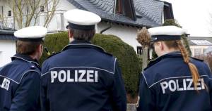 Conmoción en Alemania tras atroz crimen: dos niñas confesaron el asesinato a cuchilladas de otra pequeña de 12 años