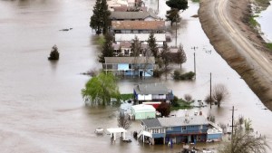 Nuevo río atmosférico se dirige hacia California, con amenazas de inundaciones y nevadas
