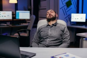 Una empresa dio un día libre a sus empleados para que fueran a dormir