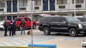 Baño de sangre en un motel de Texas: apuñalaron hasta la muerte a dos hombres
