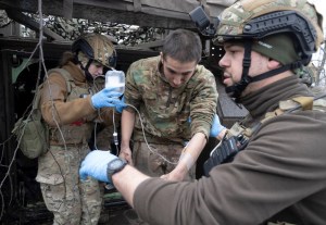 Ucrania sorprende y aprueba el uso de la marihuana para ayudar a militares traumatizados por la invasión rusa