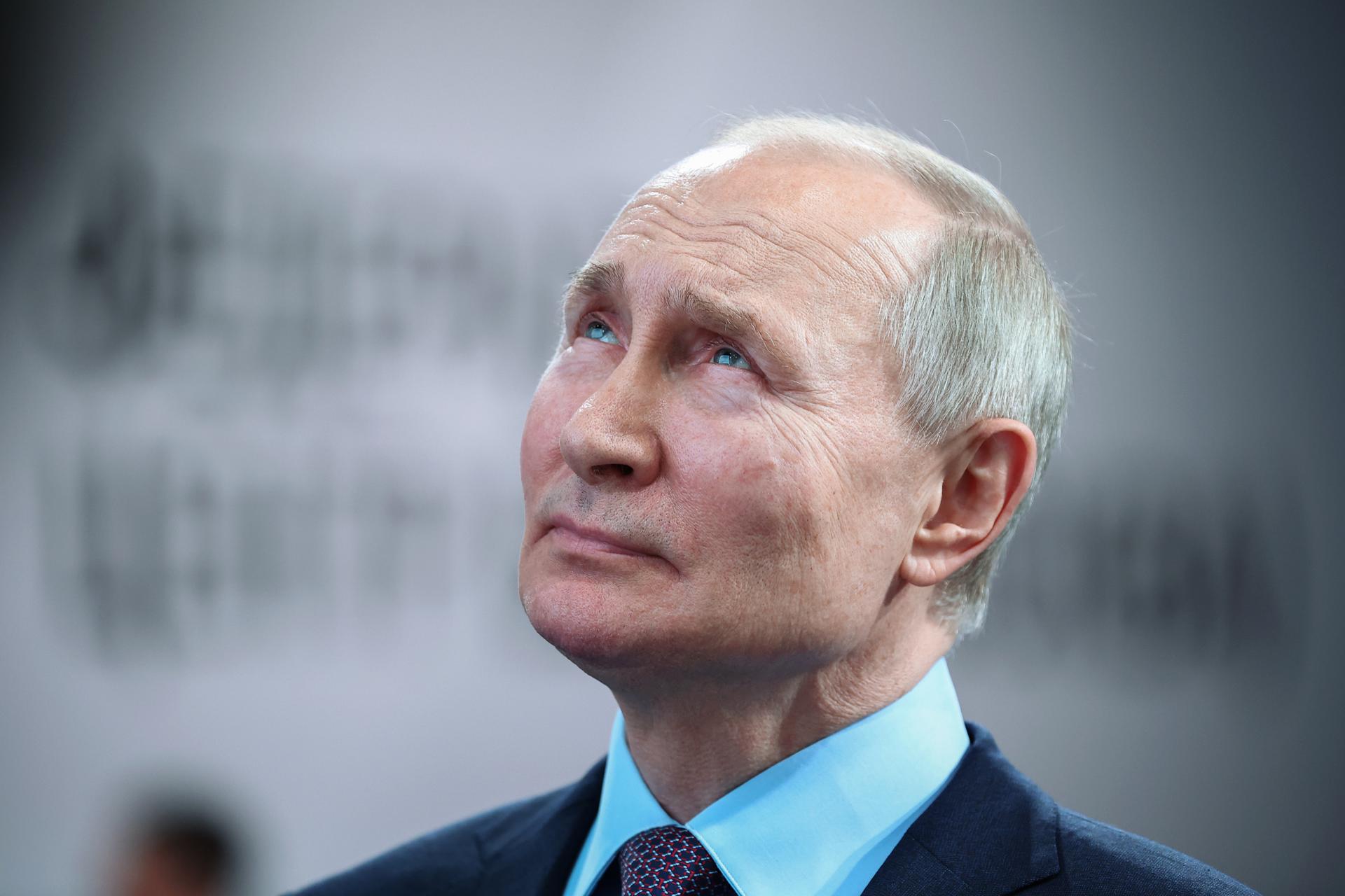 Putin firmó nueva ley que castiga duramente a quienes cooperen con la CPI