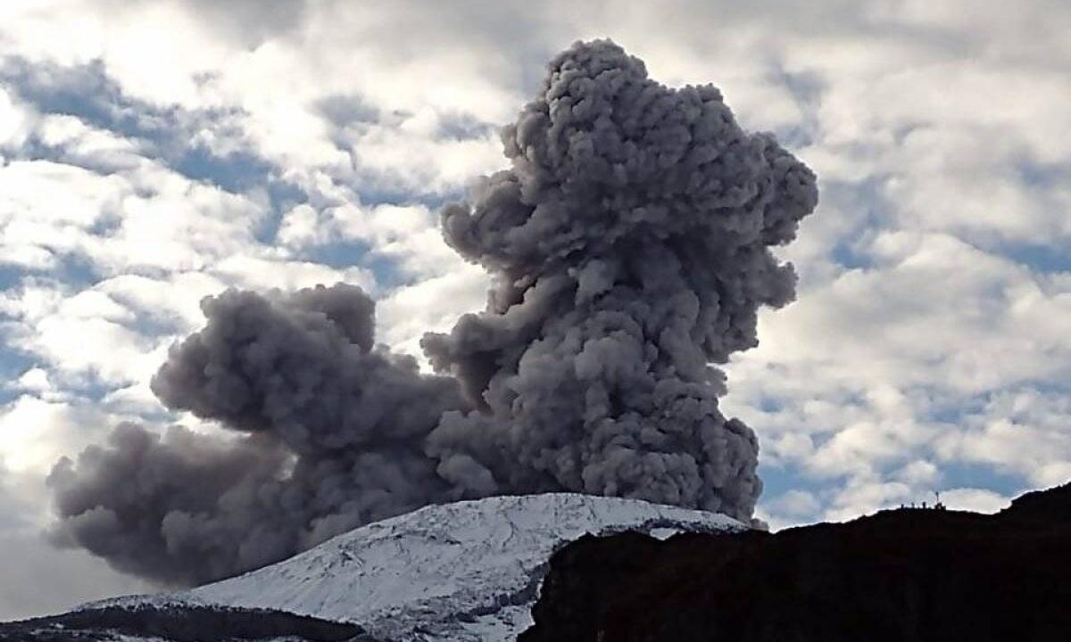 Colombia mantiene alerta naranja por la actividad del volcán Nevado del Ruiz