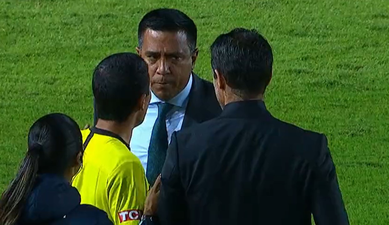 “¡No me toques!”: El candente altercado entre César Farías y Fernando Gago durante partido de Libertadores (VIDEO)
