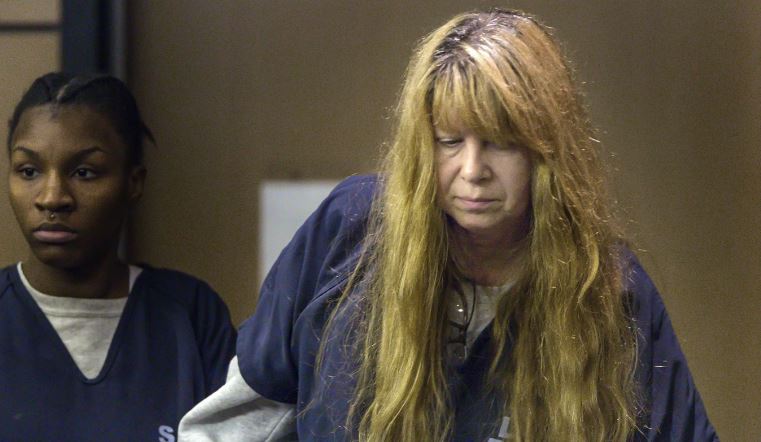 Mujer se declaró culpable en caso del “payaso asesino”, 32 años después