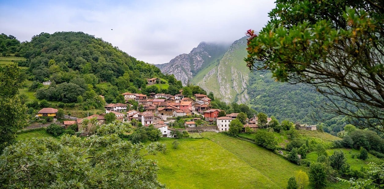 El hermoso pueblo español que ofrece miles de dólares a los que quieran mudarse allí