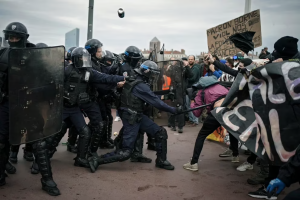 Vuelven las protestas a Francia en contra de la reforma de pensiones de Macron tras el fracaso de las negociaciones